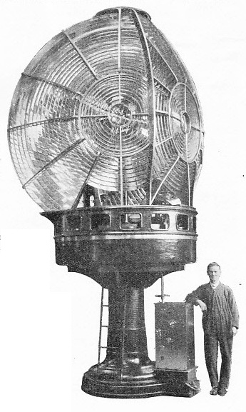 920 mm revolving optical apparatus for Eclipse Island lighthouse, Australia