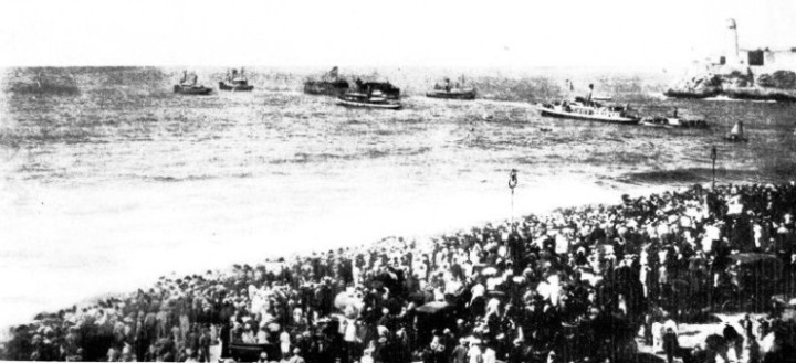 TOWING THE AFTER PART of the Maine out of Havana Harbour