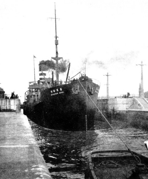 The Horaisan Maru in the Lake Washington Canal