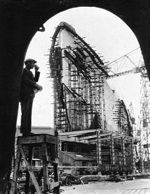 RMS Queen Mary under construction