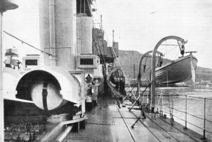 Torpedo Tubes on HMS Kempenfelt